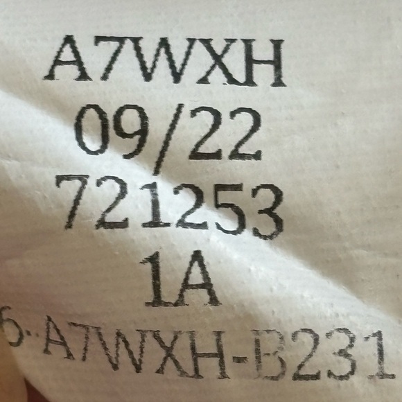 The North Face Heritage Patch‎ Logo Crew Sweatshirt Pullover Mens XL Beetroot - Picture 8 of 8